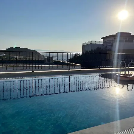 ヴィラ Luxury Sea View With Pool ギュムシュルク